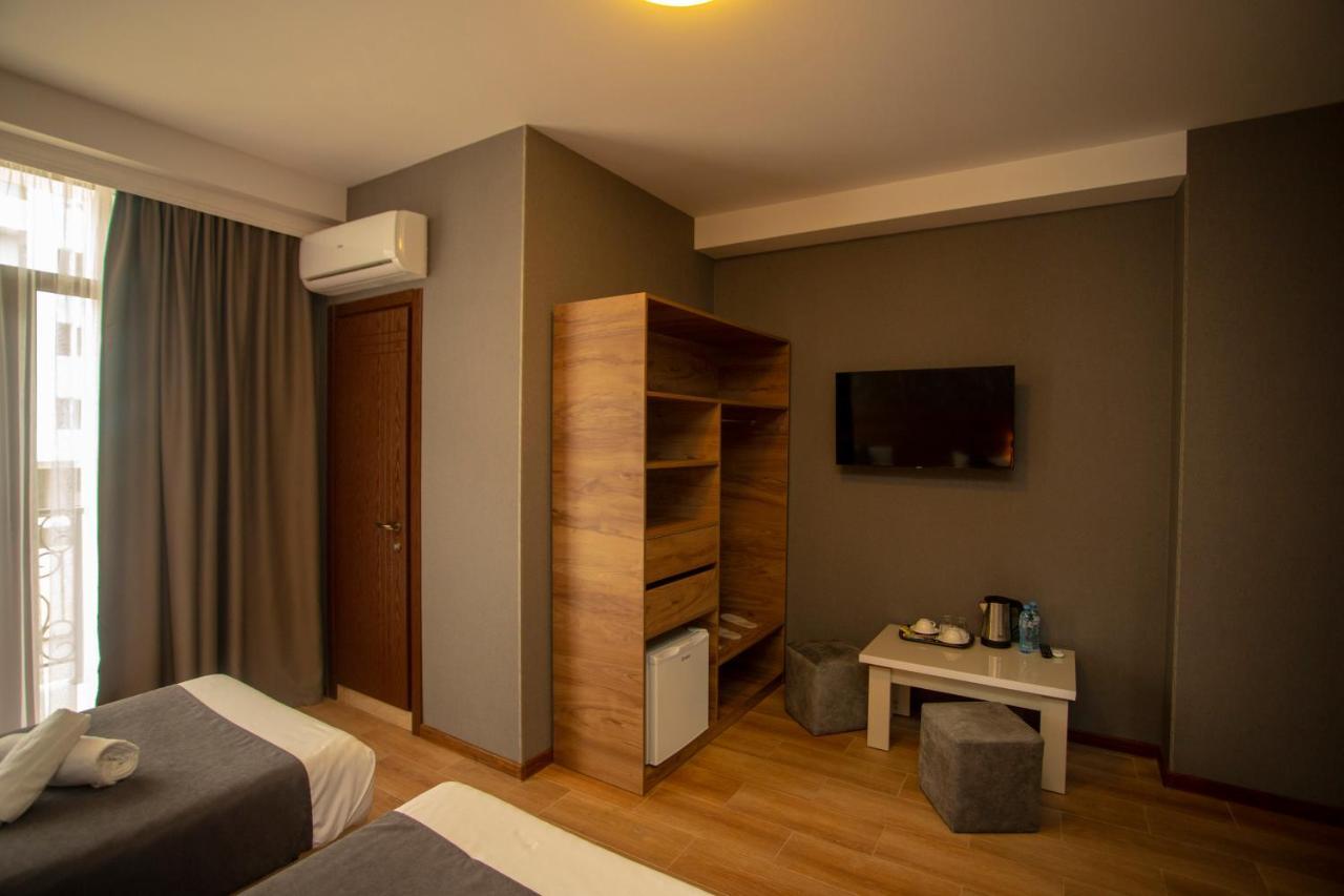 Pollux Hotel Batumi Eksteriør billede